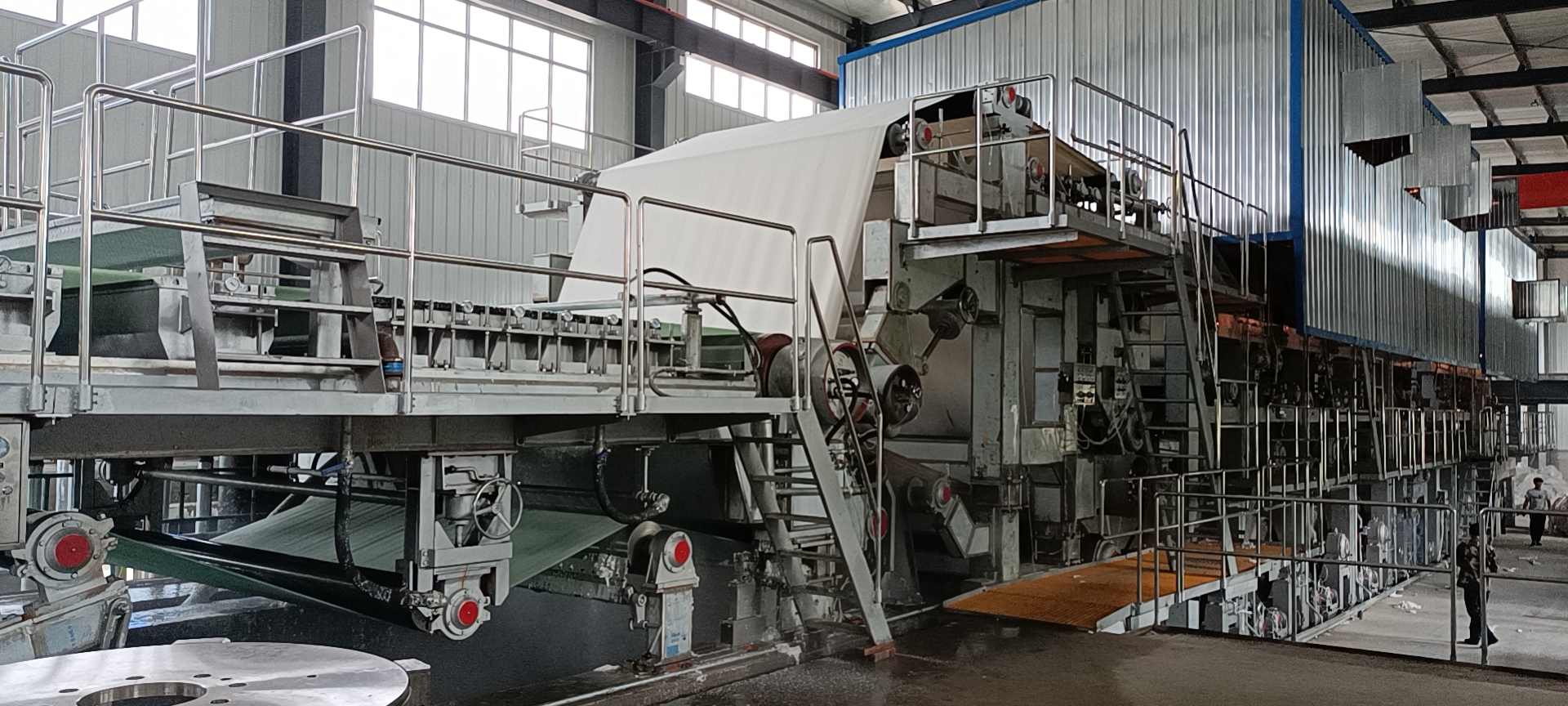 2021年5月，河北金石2640/350拷貝紙機(jī)順利出紙